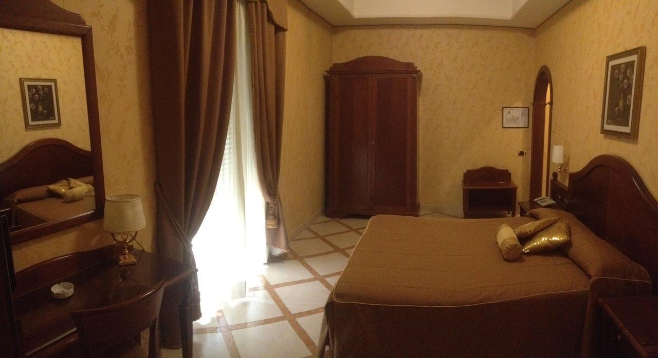 Hotel Al Boschetto à Castel Volturno Extérieur photo