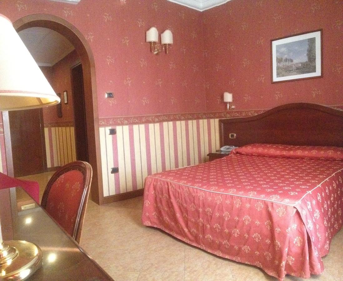 Hotel Al Boschetto à Castel Volturno Extérieur photo