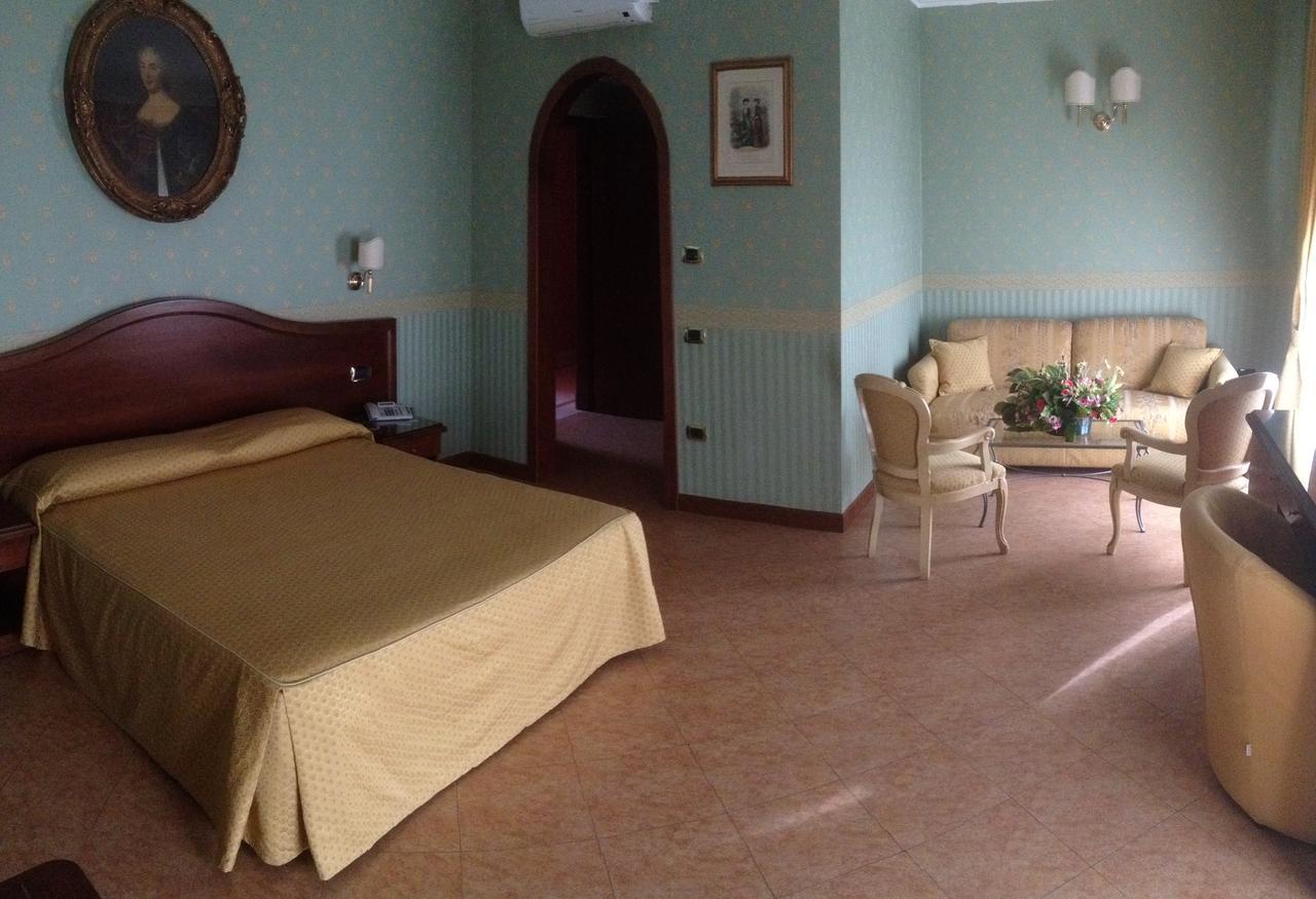 Hotel Al Boschetto à Castel Volturno Extérieur photo