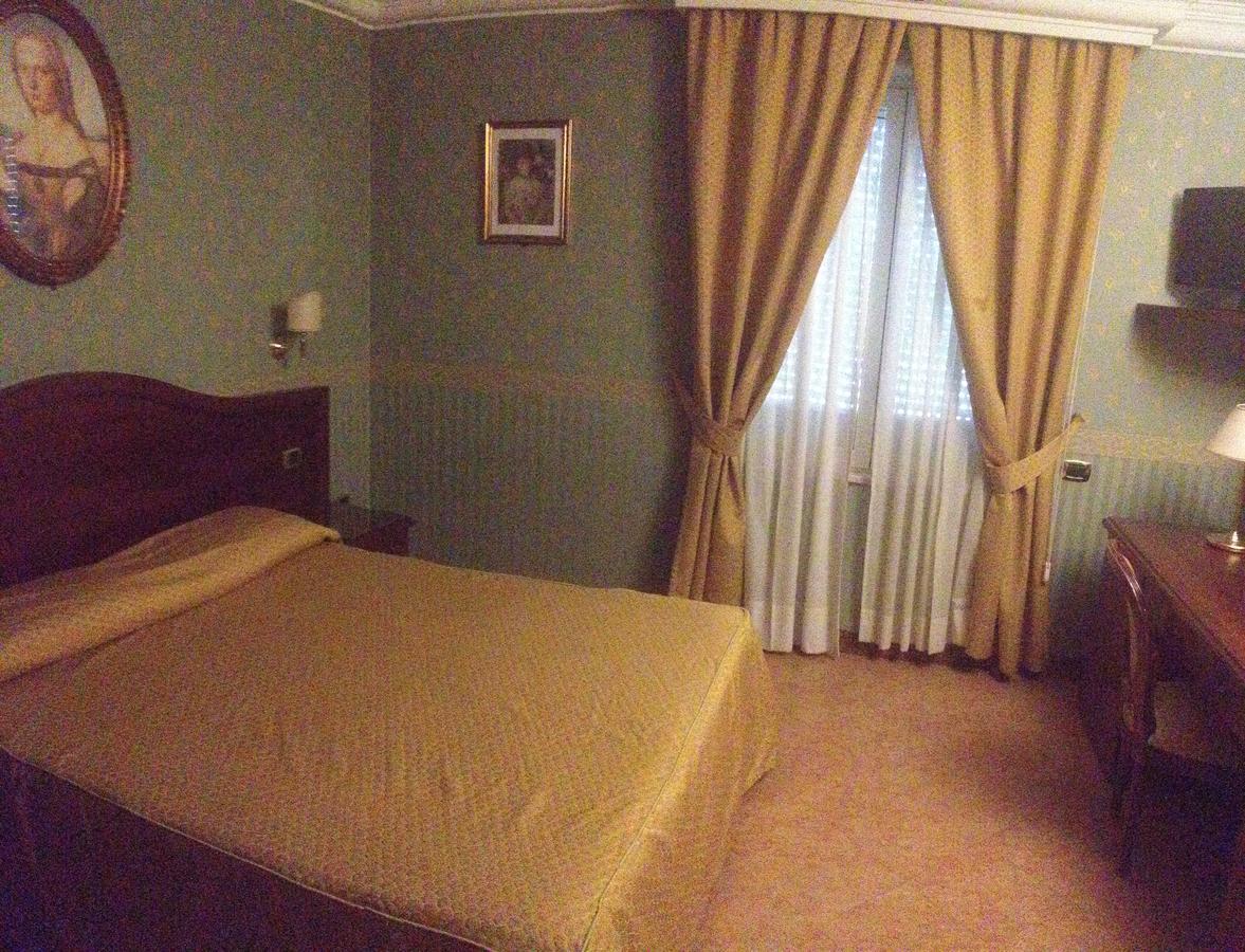 Hotel Al Boschetto à Castel Volturno Extérieur photo