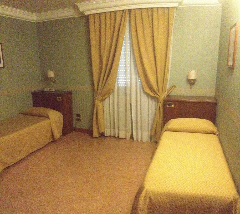 Hotel Al Boschetto à Castel Volturno Extérieur photo